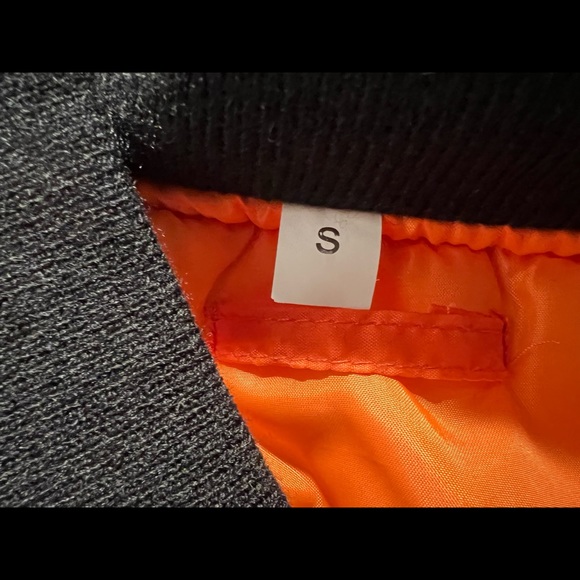 NWOT Black Bomber Jacket Size Small - Picture 4 of 4